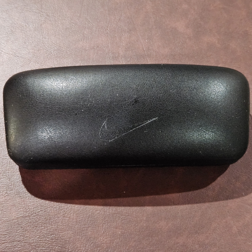 NIKE Eyeglass Clam Shell Case Swoosh